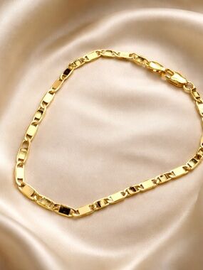 Elegant Gold Figaro-Link Necklace - Women Jewelry